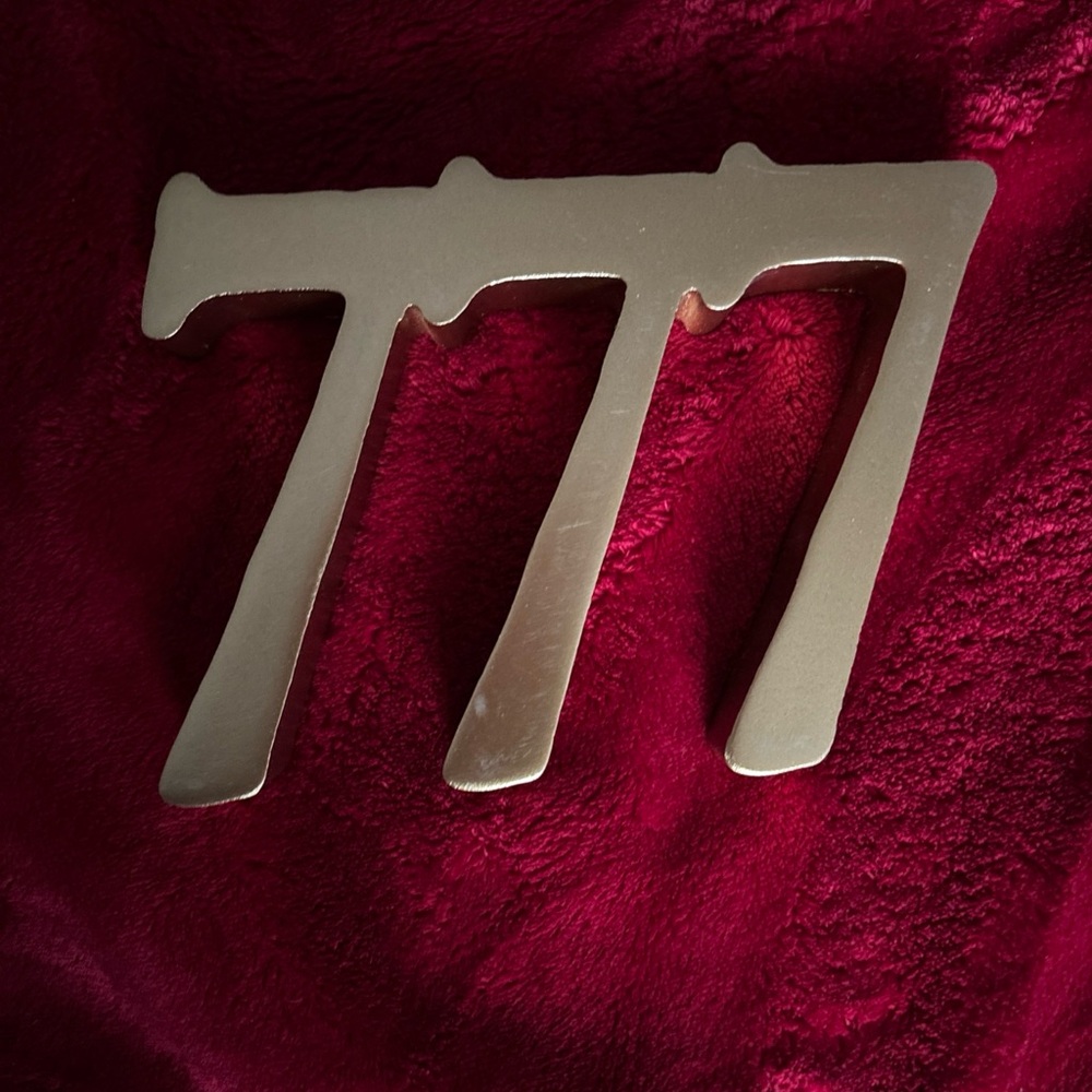 Gold 777 Decorative Sign
